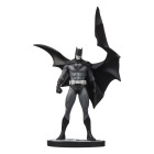 DC Direct Resin Statue Batman Black & White Batman (by Jorge Jimenez) 27 cm Hobby