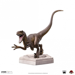 Velociraptor A 9 cm Statue Jurassic World Icons
